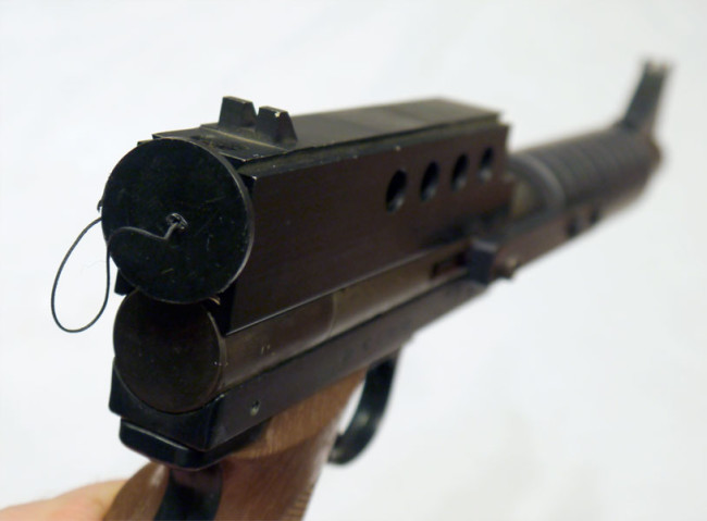 Nelspot feed plug on kbs