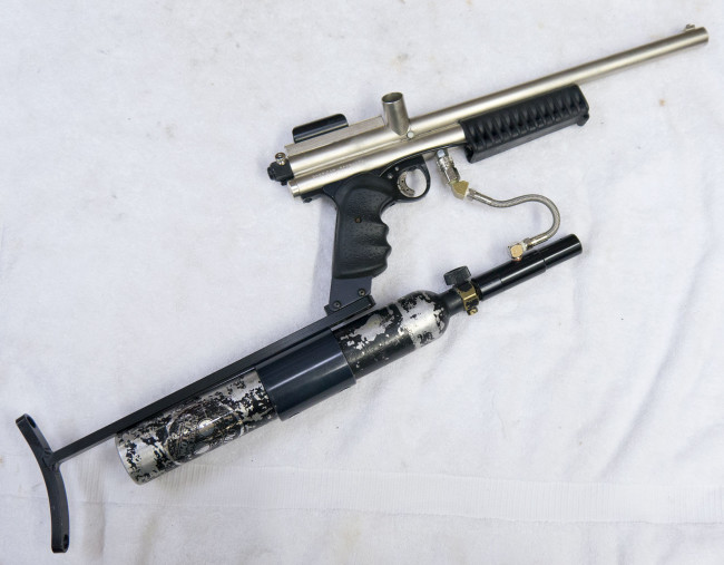 Uncovered 10oz tank on the 1st generation Annihilator