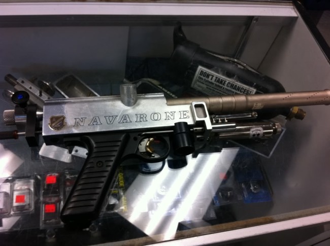 Phuong's photos of the right side of this Navarone Autococker.