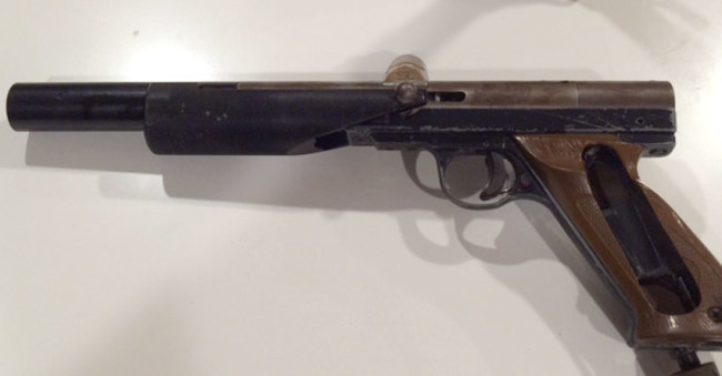 Richard Yabuki's early nelspot direct feed pistol.
