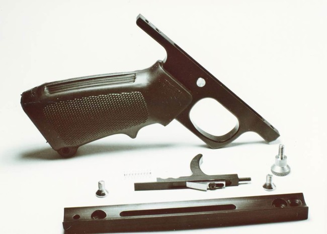 Colin Thompson's photo of the disassembled Wintec/Lapco frame and the slide internals.