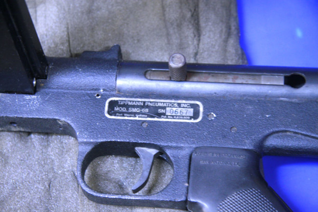 Serial plate on SMG 68 667.