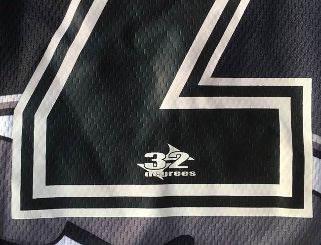 Back side detail on numbering shows 32 Degrees logo on base.