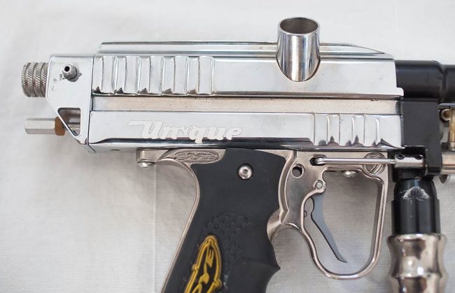 Chrome Minicocker has large square cutout for right side pump arm slot.